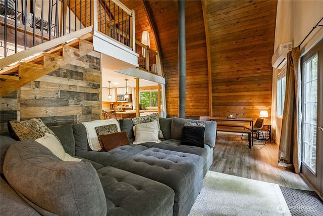 14001 Welcome Road, Glacier, WA 98244