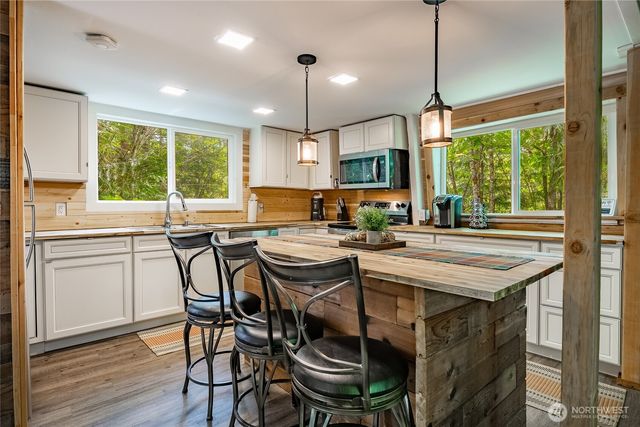 14001 Welcome Road, Glacier, WA 98244