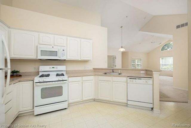 1160 Abbey Court, Westland, MI 48185