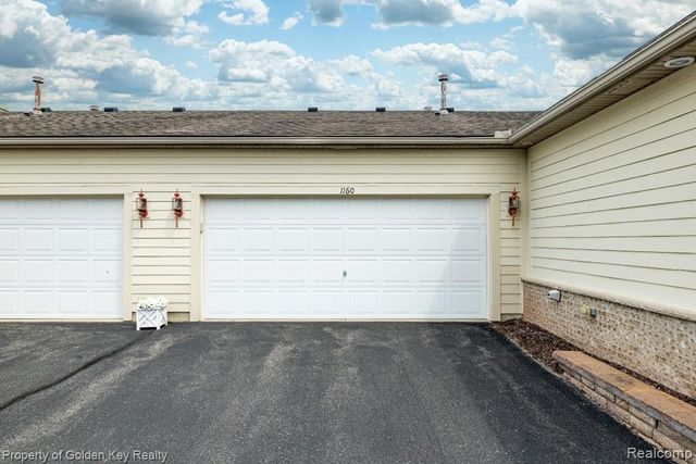 1160 Abbey Court, Westland, MI 48185