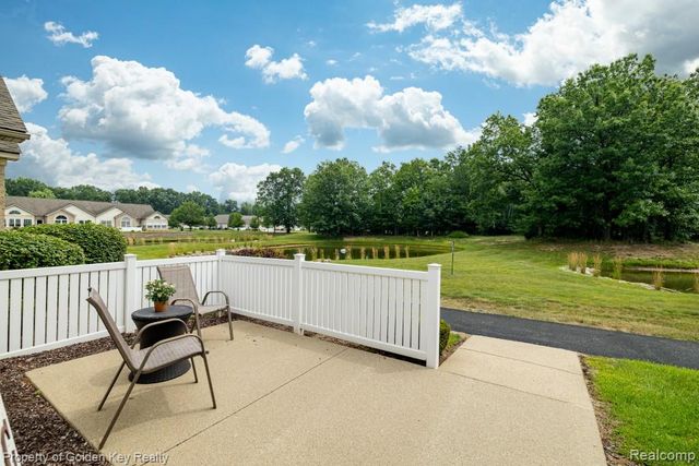 1160 Abbey Court, Westland, MI 48185