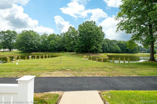1160 Abbey Court, Westland, MI 48185