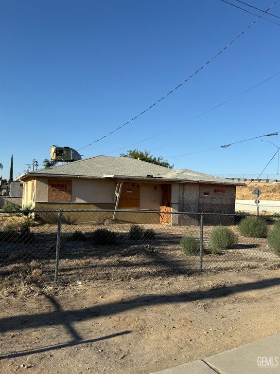 3101 Pioneer Drive, Bakersfield, CA 93306