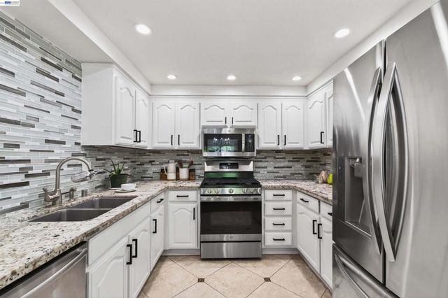 7483 Stonedale Dr, Pleasanton, CA 94588