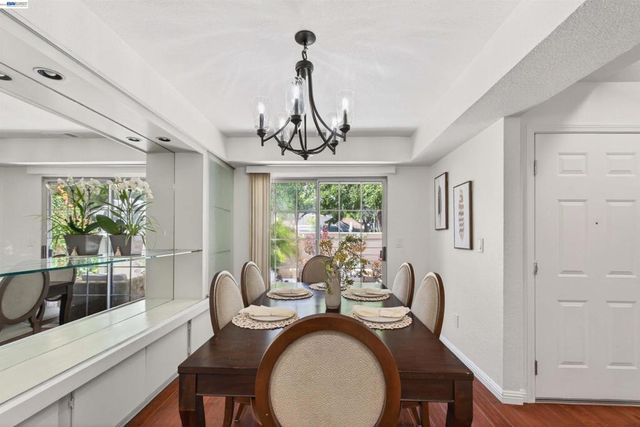 7483 Stonedale Dr, Pleasanton, CA 94588