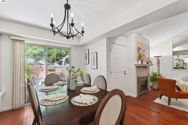 7483 Stonedale Dr, Pleasanton, CA 94588
