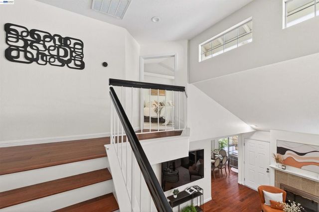 7483 Stonedale Dr, Pleasanton, CA 94588