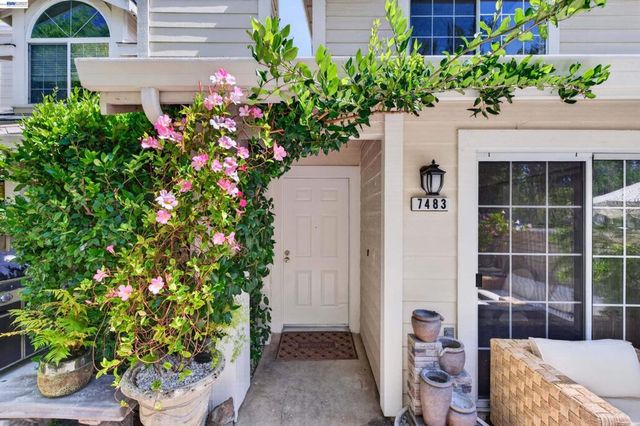 7483 Stonedale Dr, Pleasanton, CA 94588