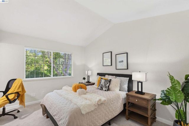 7483 Stonedale Dr, Pleasanton, CA 94588
