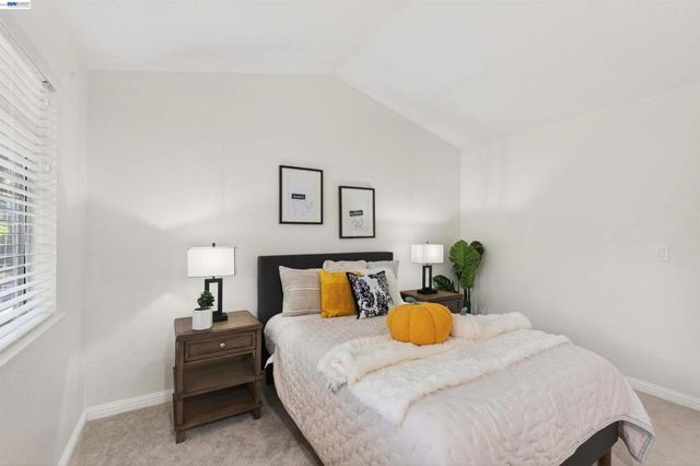 7483 Stonedale Dr, Pleasanton, CA 94588