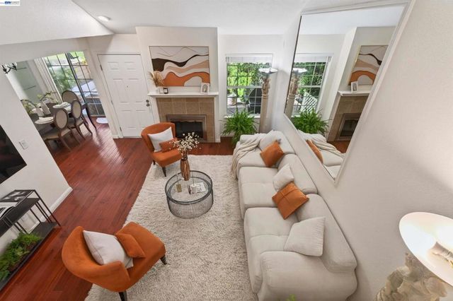 7483 Stonedale Dr, Pleasanton, CA 94588