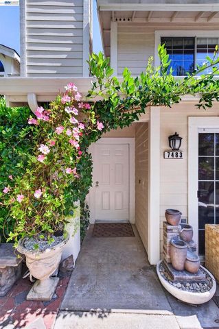 7483 Stonedale Dr, Pleasanton, CA 94588
