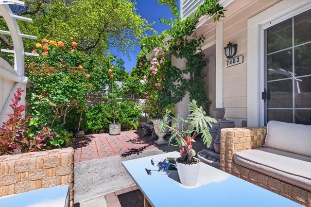 7483 Stonedale Dr, Pleasanton, CA 94588