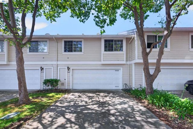 7483 Stonedale Dr, Pleasanton, CA 94588