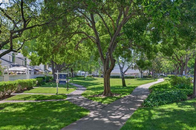 7483 Stonedale Dr, Pleasanton, CA 94588
