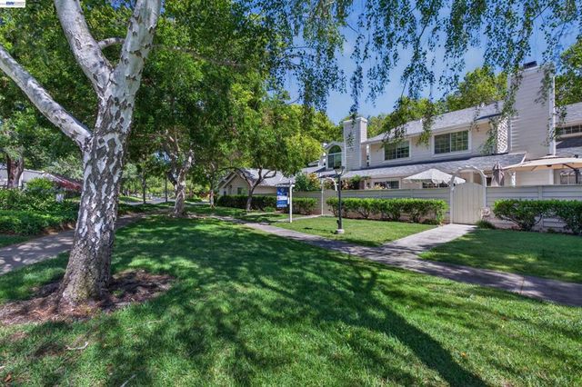 7483 Stonedale Dr, Pleasanton, CA 94588