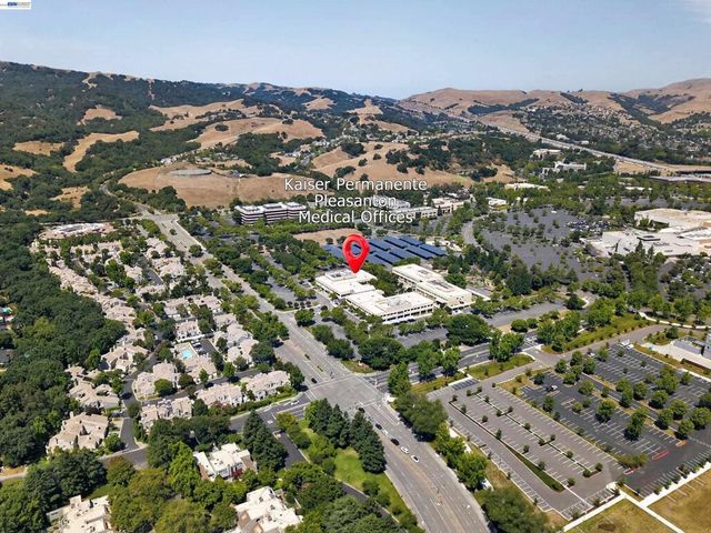 7483 Stonedale Dr, Pleasanton, CA 94588