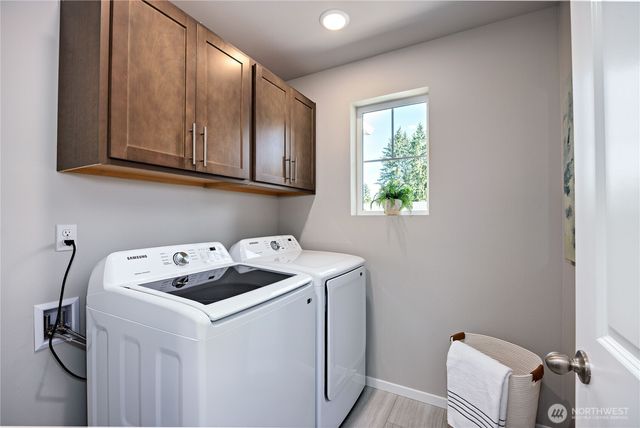 304 NE Shadowhawk Lane, Bremerton, WA 98311