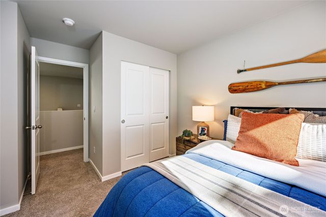 304 NE Shadowhawk Lane, Bremerton, WA 98311