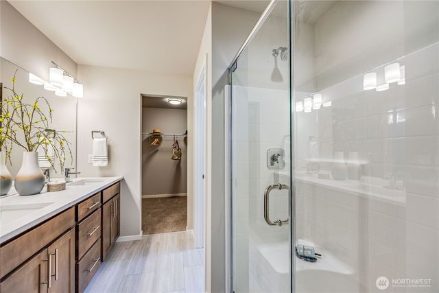 304 NE Shadowhawk Lane, Bremerton, WA 98311