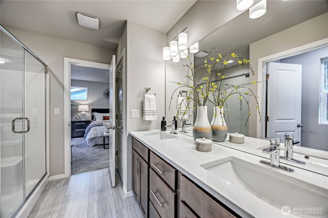 304 NE Shadowhawk Lane, Bremerton, WA 98311