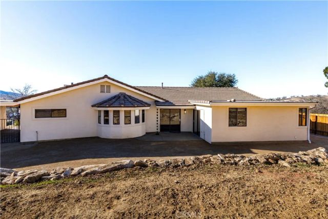 1670 Southfork Place, Paso Robles, CA 93446