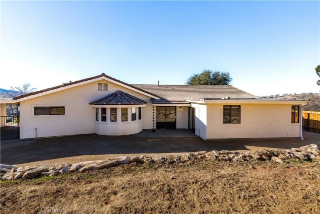 1670 Southfork Place, Paso Robles, CA 93446