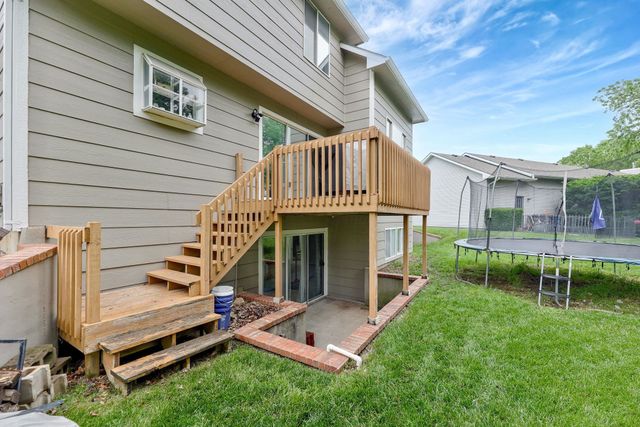 416 Country Hills Dr, Augusta, KS 67010