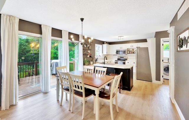 416 Country Hills Dr, Augusta, KS 67010