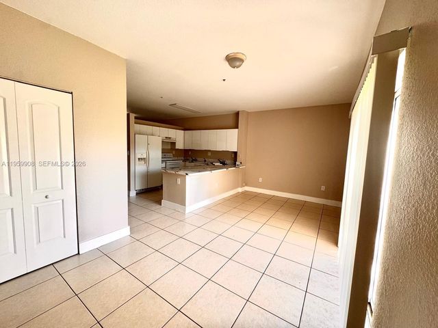 6940 NW 179th St 108-7, Hialeah, FL 33015