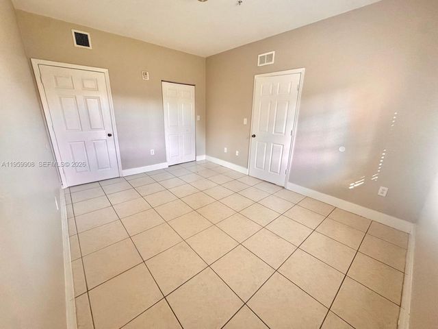 6940 NW 179th St 108-7, Hialeah, FL 33015