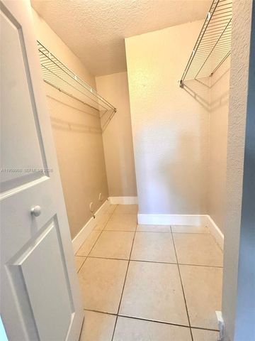 6940 NW 179th St 108-7, Hialeah, FL 33015