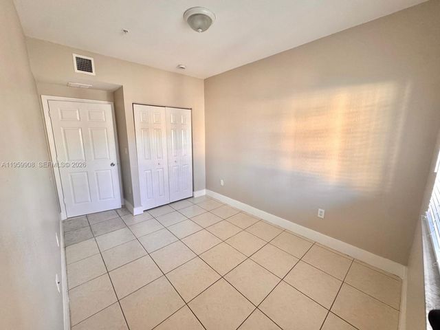 6940 NW 179th St 108-7, Hialeah, FL 33015