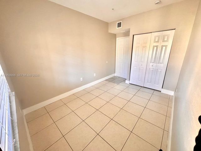 6940 NW 179th St 108-7, Hialeah, FL 33015