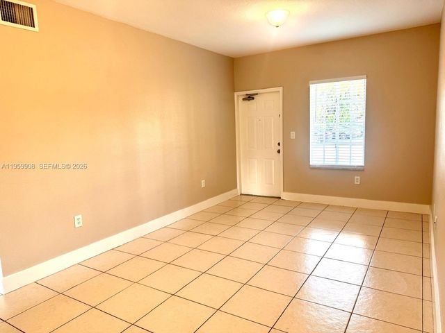 6940 NW 179th St 108-7, Hialeah, FL 33015