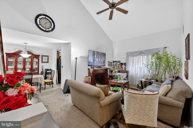 268 STEEPLECHASE CT, Woodbury, NJ 08096