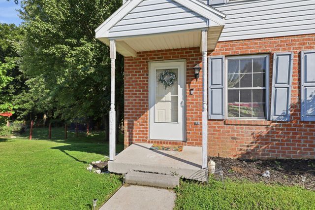 2027 WYATT CIR, Dover, PA 17315