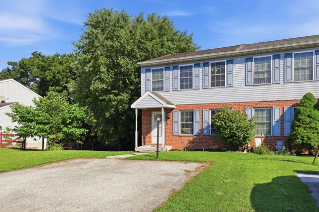 2027 WYATT CIR, Dover, PA 17315