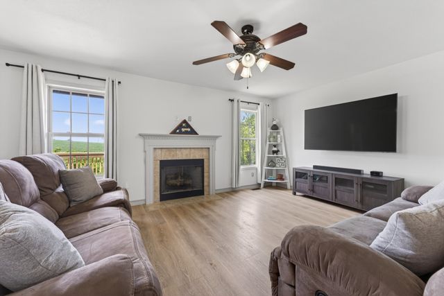 3472 Melrose Dr, Clarksville, TN 37042