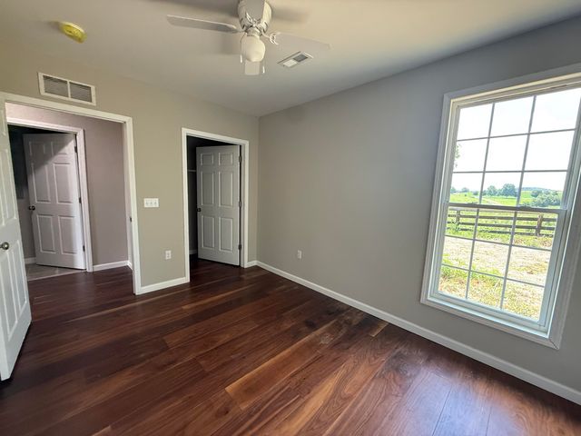 1505 White Road, Somerset, KY 42501
