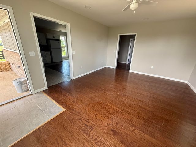 1505 White Road, Somerset, KY 42501