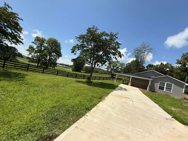 1505 White Road, Somerset, KY 42501