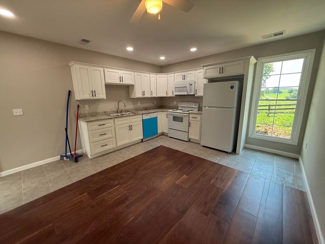 1505 White Road, Somerset, KY 42501