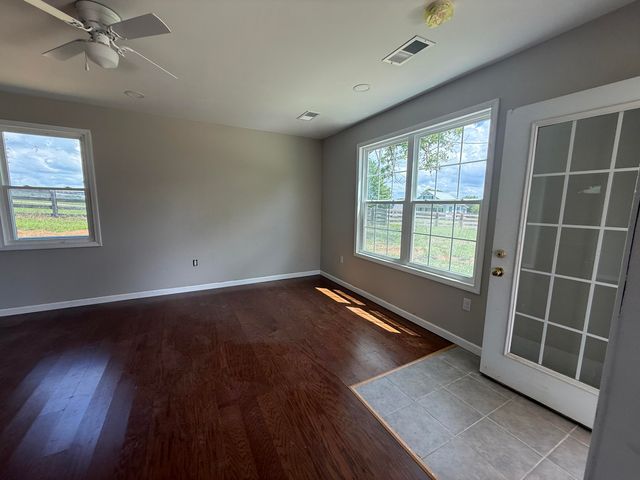 1505 White Road, Somerset, KY 42501