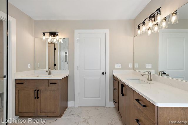 49579 Langford Drive, Macomb, MI 48044