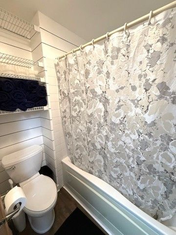 2298 Reflections Drive 2298, Aurora, IL 60502