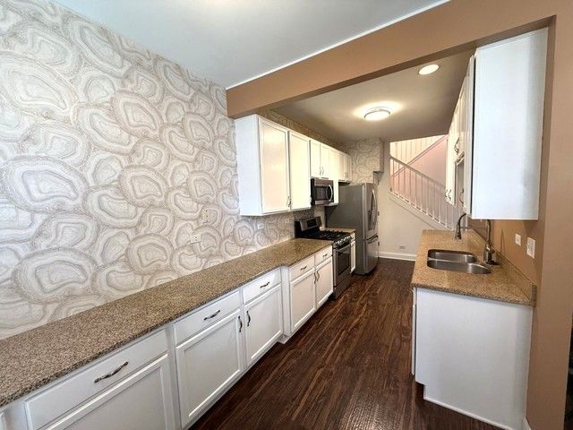 2298 Reflections Drive 2298, Aurora, IL 60502