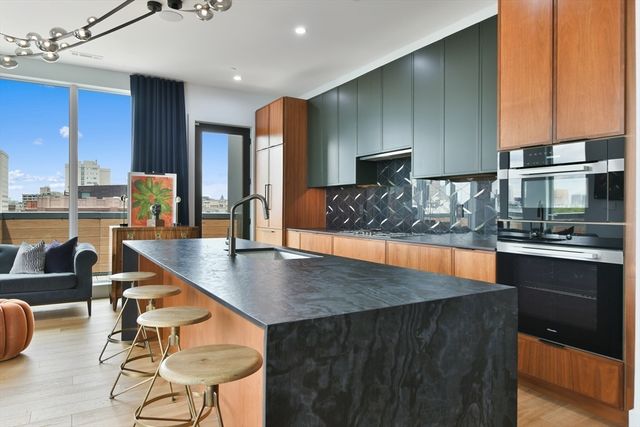 566 Columbus Avenue 605, Boston, MA 02118