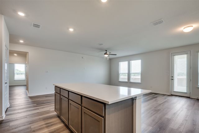 348 Fallbrook Drive, Aledo, TX 76008