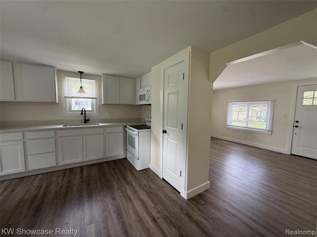3312 Mandrake Street, Commerce Twp, MI 48382